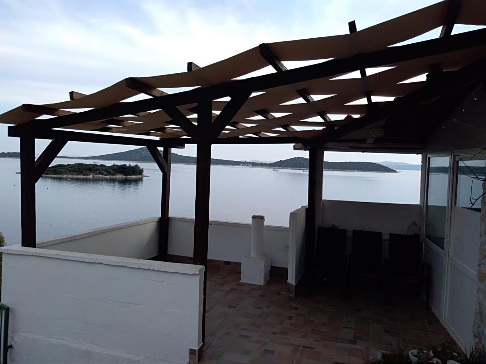 Alleinstehendes Haus Am Meer Robinson Tkon Exterior photo